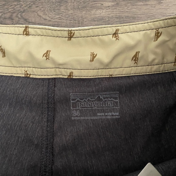 Patagonia Wavefarer Board Shorts 7” - Picture 3 of 5
